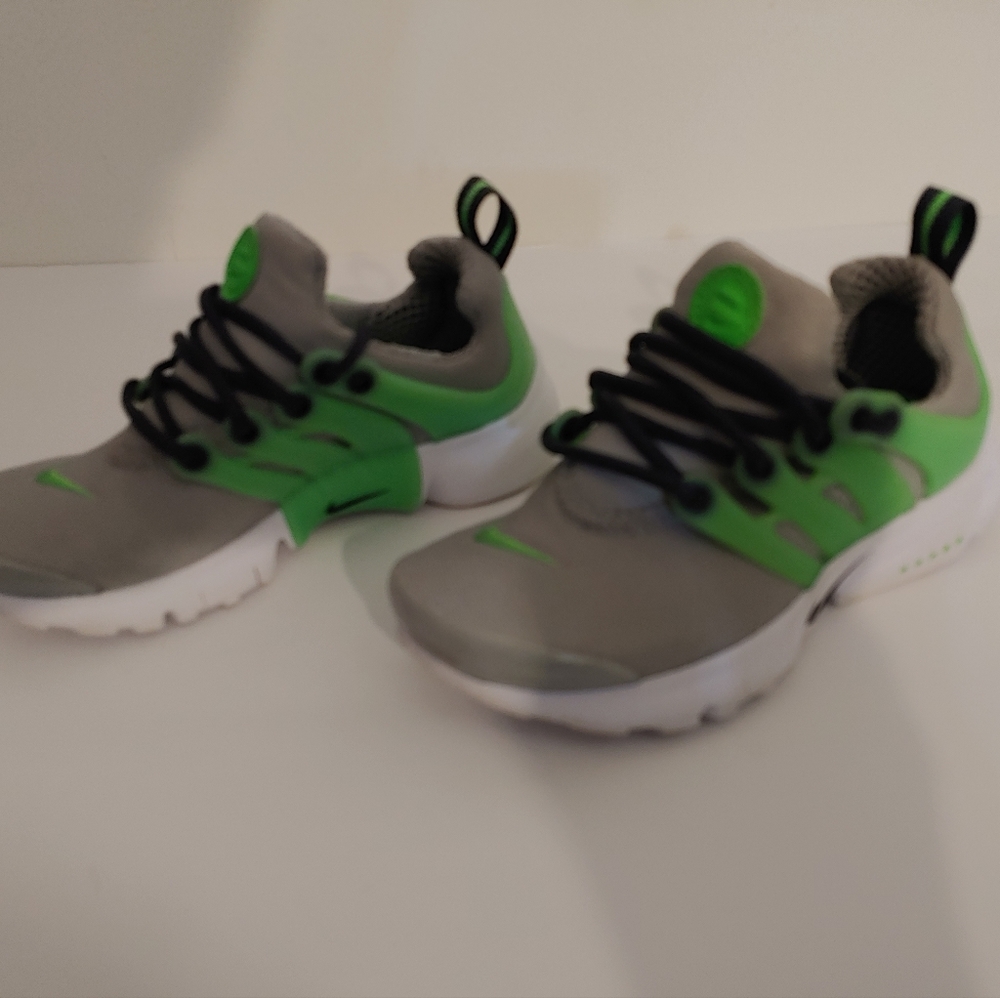Boy shoe